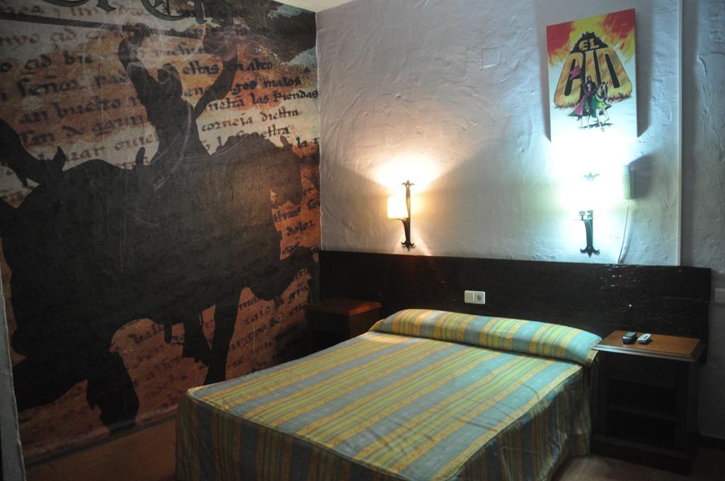 Hostal Tematico El Cid Fuengirola Room photo