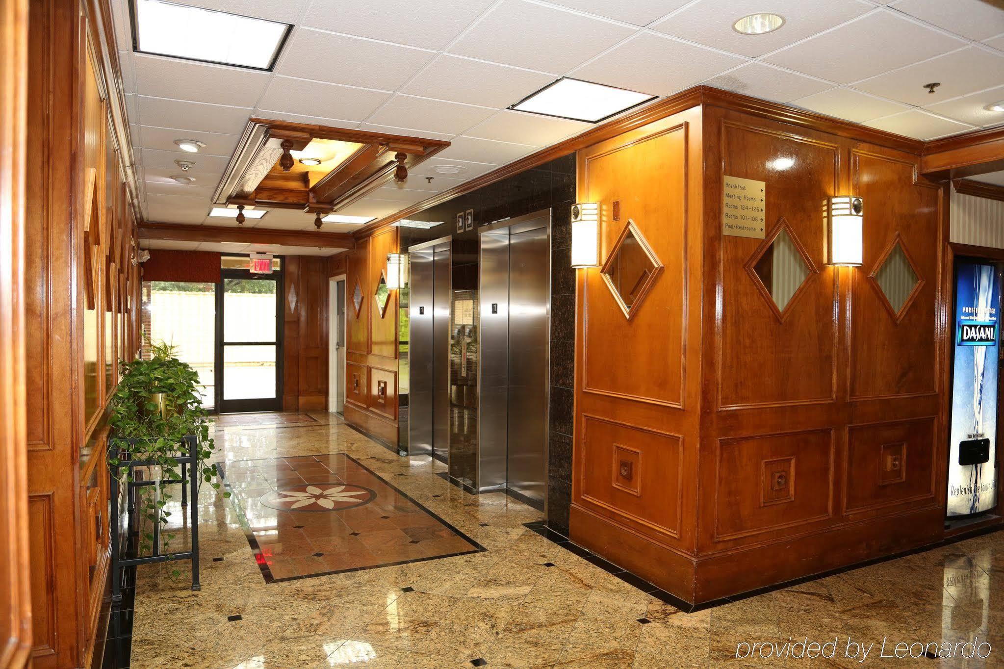 Comfort Inn & Suites Houston I-10 West Energy Corridor Exterior photo