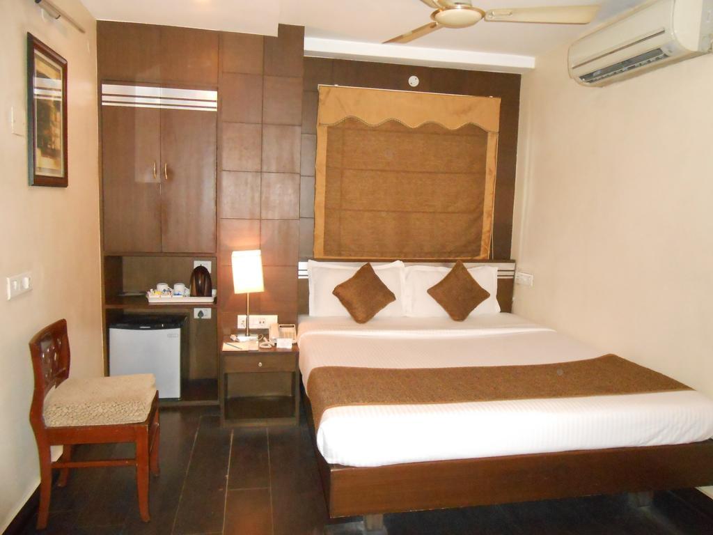 Hotel O2 Vip Kolkata Room photo