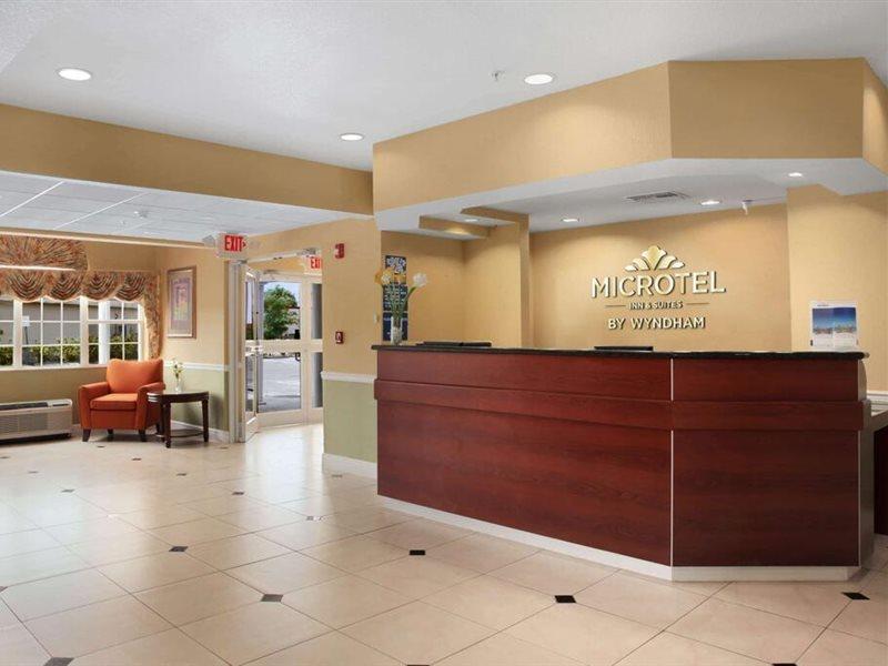 Microtel Inn & Suites By Wyndham Panama City Exterior photo