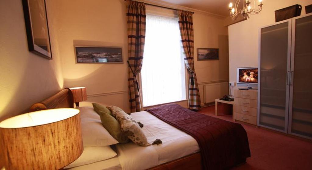 Galtres Lodge Hotel & Forest Restaurant York Room photo