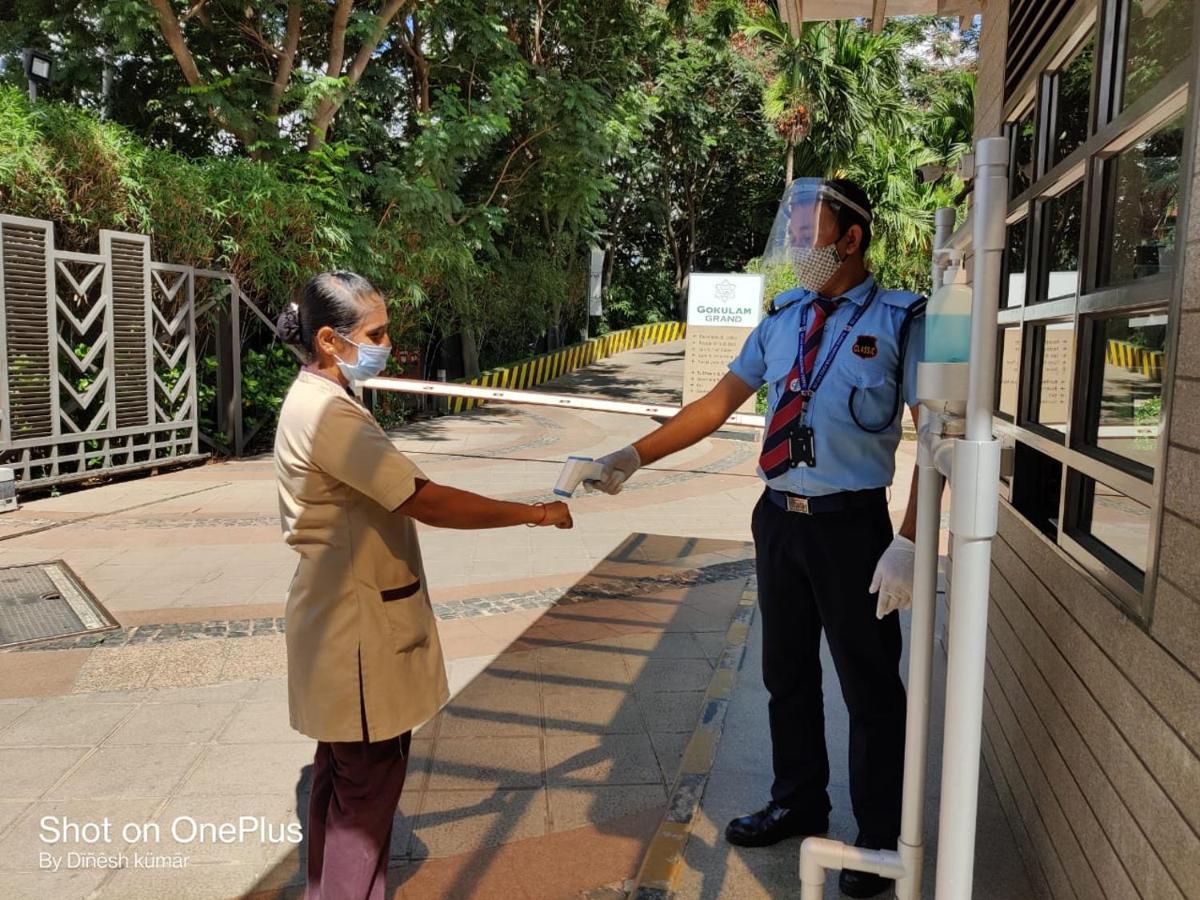 Gokulam Grand Hotel & Spa Bangalore Exterior photo