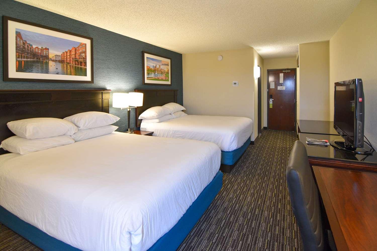 Best Western Plus Indianapolis North At Pyramids Exterior photo