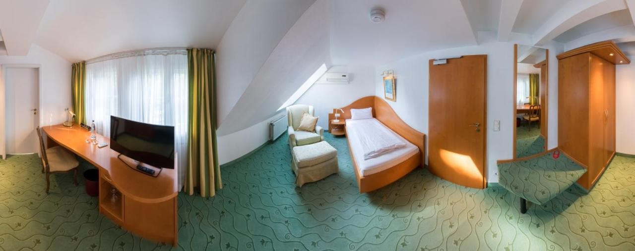 Hotel Villa Im Park Dusseldorf Room photo