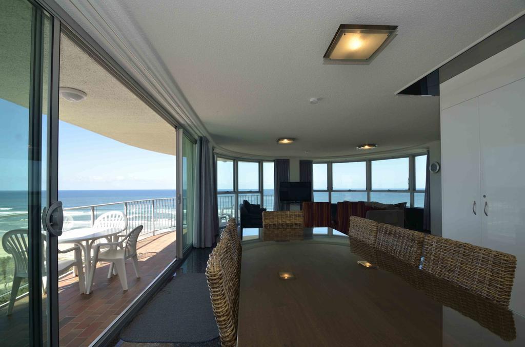 Chateau Royale Beach Resort Maroochydore Exterior photo