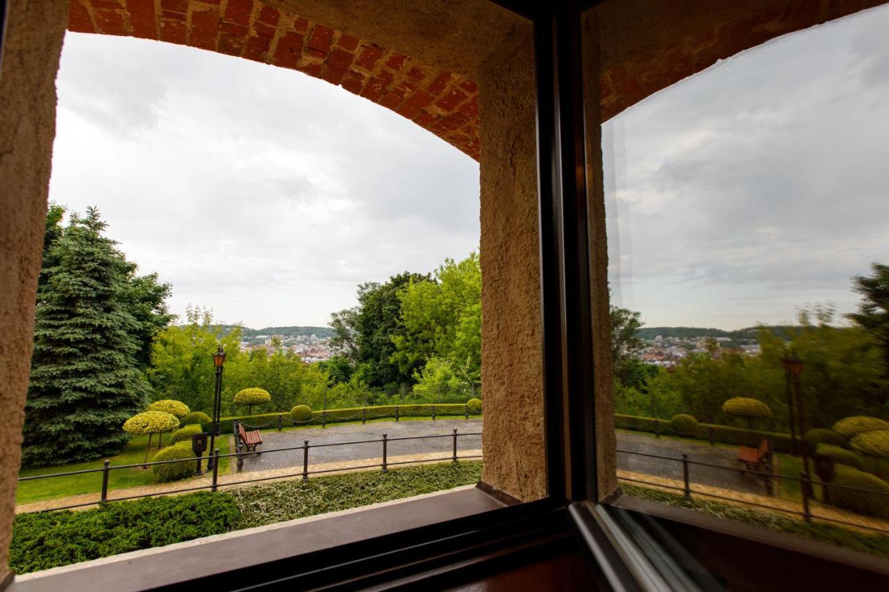 Citadel Inn Gastro Boutique Hotel Lviv Exterior photo