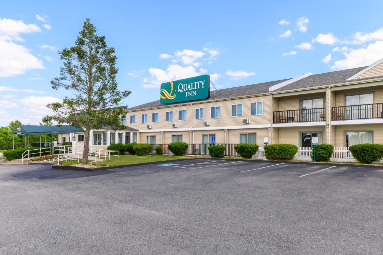 Quality Inn Cape Cod Bourne Exterior photo