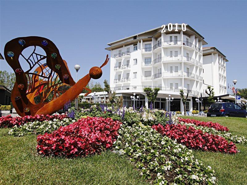 Hotel Lungomare Cervia Exterior photo
