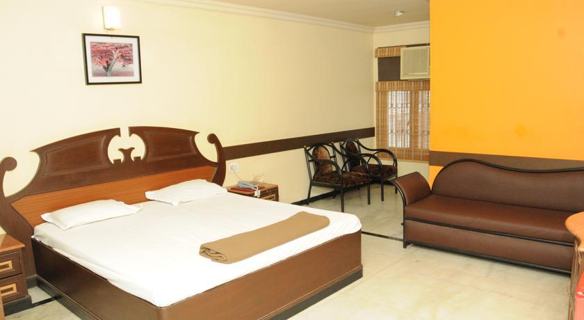 Hotel Sriji Residency Chennai Room photo