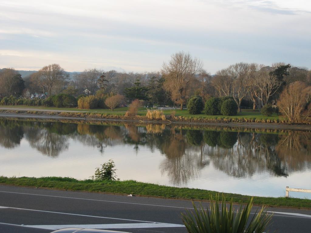 Tamara Riverside Lodge Whanganui Room photo