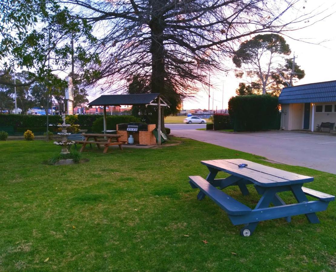 City Park Motel And Apartments Wagga Wagga Exterior photo