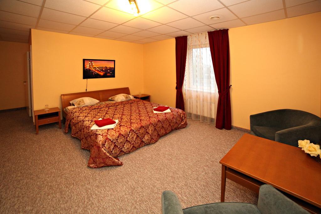 Zemgale Hotel Jelgava Room photo