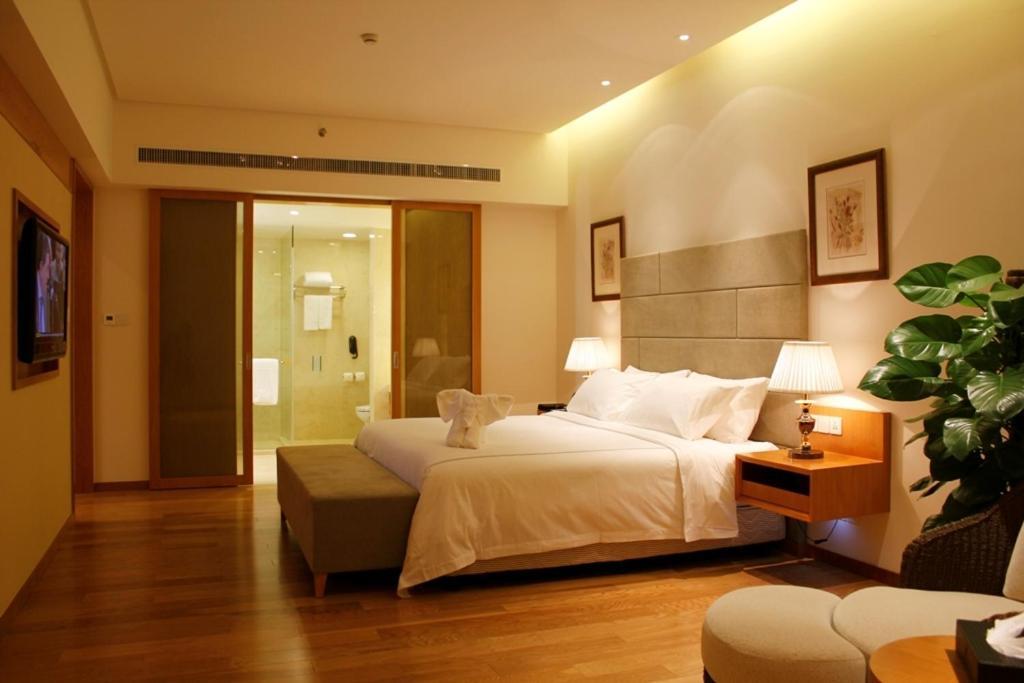 Mingshen Golf & Bay Resort Sanya Room photo