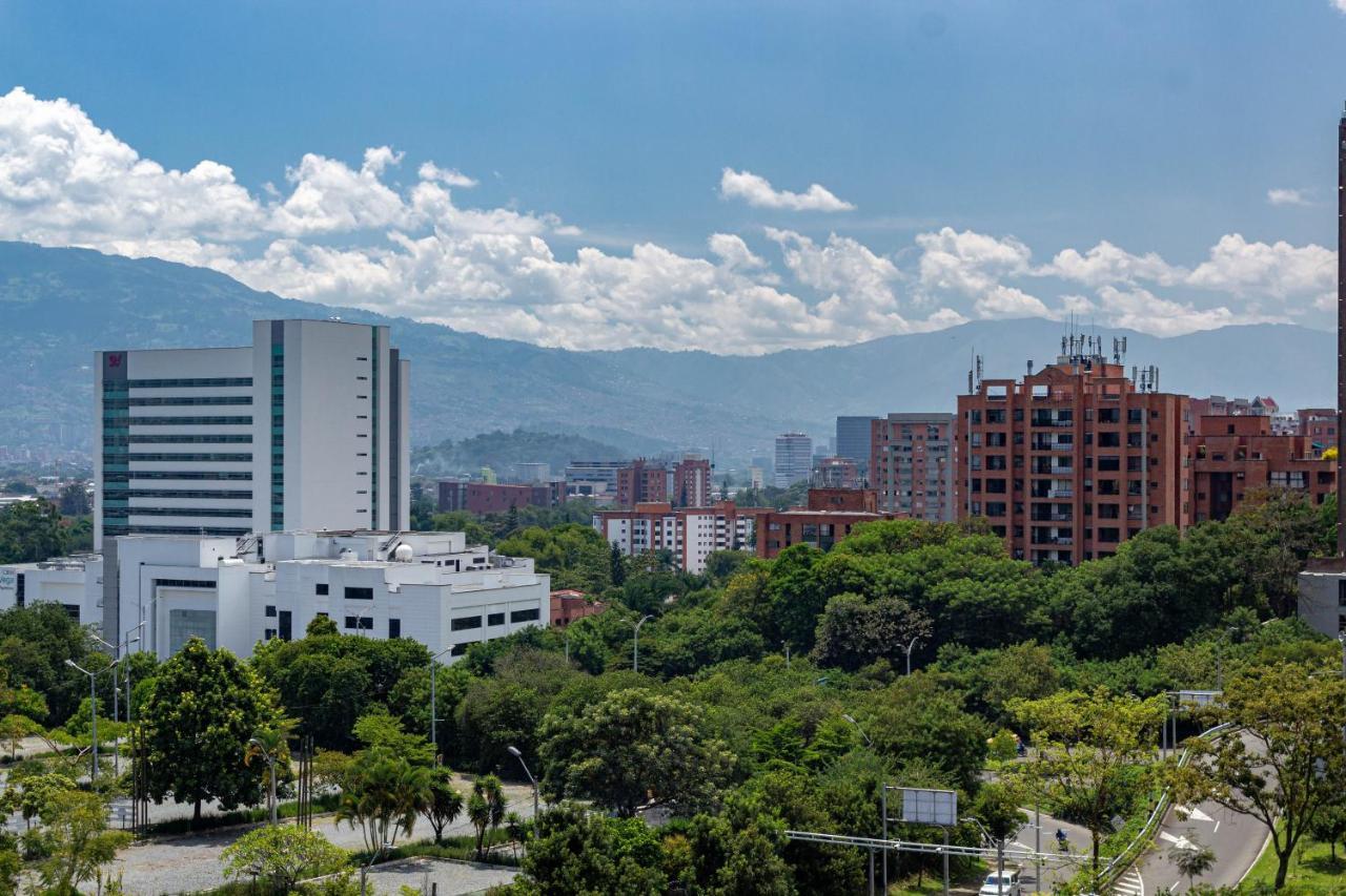 Alcazar De Oviedo By Ee Hoteles Medellin Exterior photo