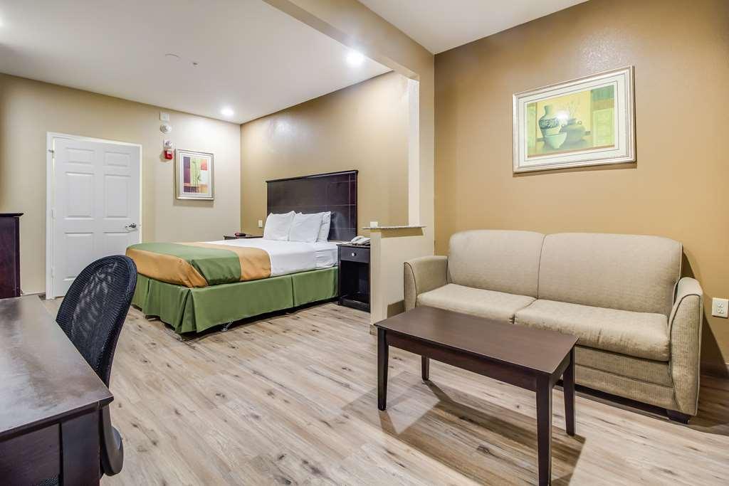 Americas Best Value Inn & Suites Tomball Room photo