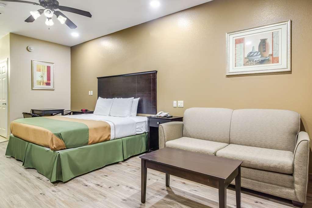 Americas Best Value Inn & Suites Tomball Room photo