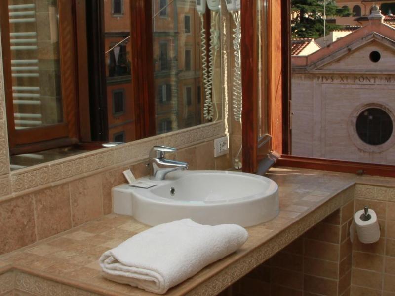 Gaudi Guesthouse Rome Exterior photo