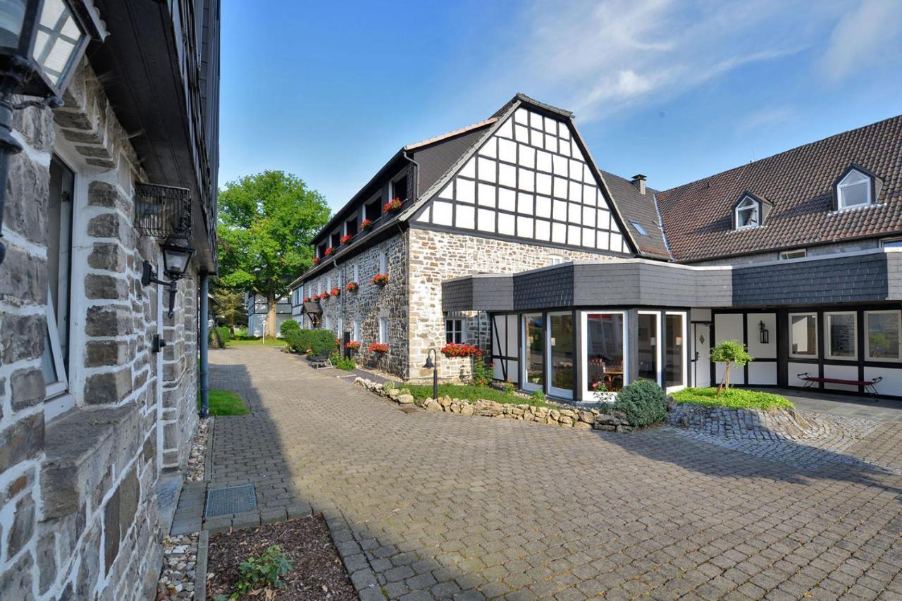 Gut Funkenhof Hotel Sundern Exterior photo