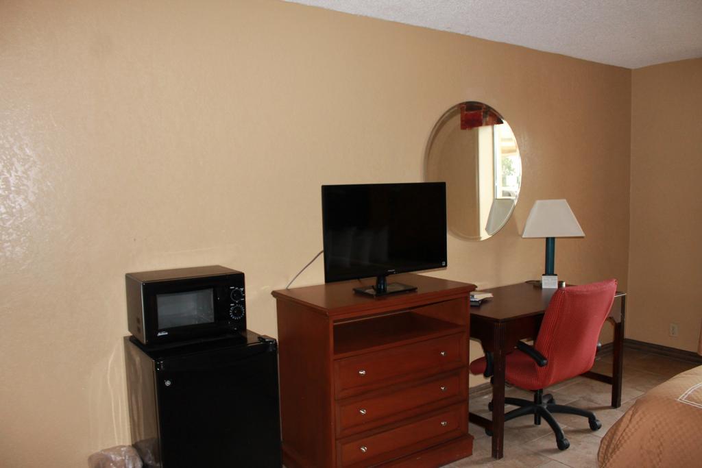 Fairview Inn And Suites Jonesboro Room photo