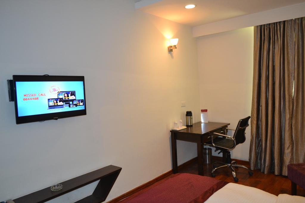 Sobti Continental Bareilly Hotel Room photo