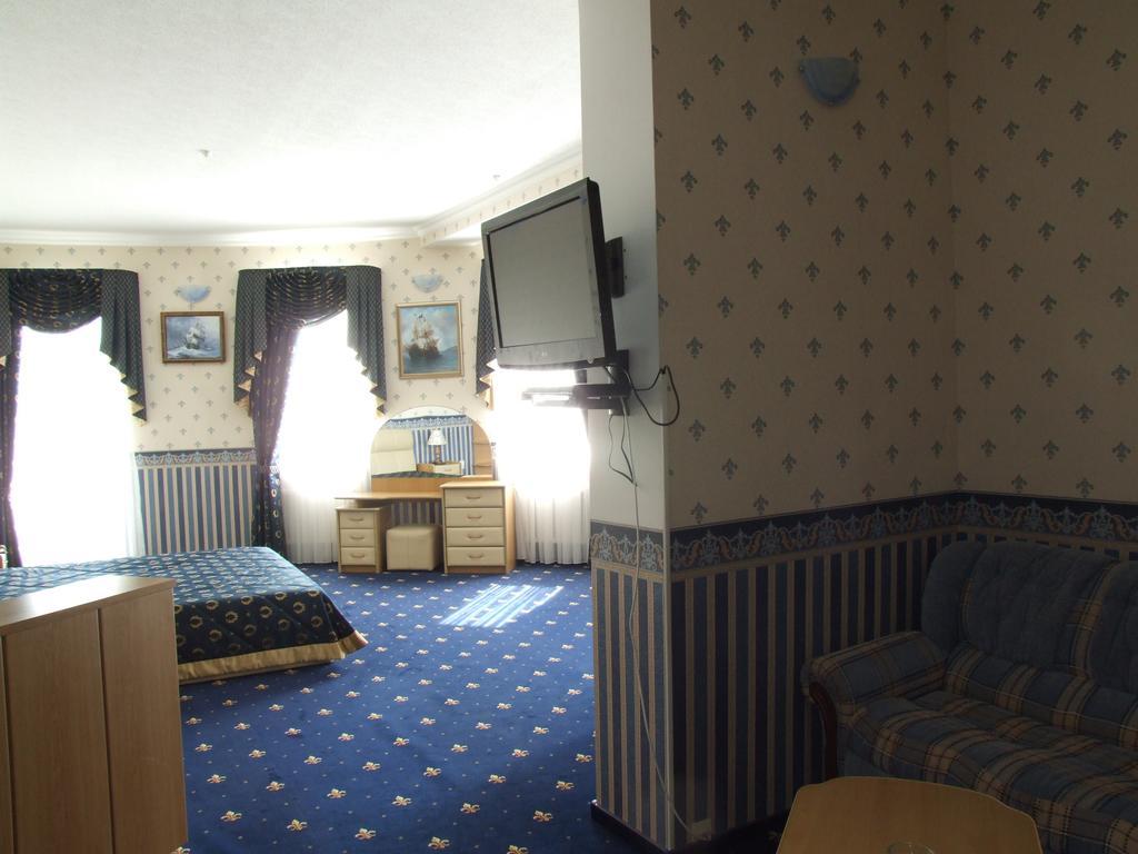 Korsar Hotel Adler Room photo