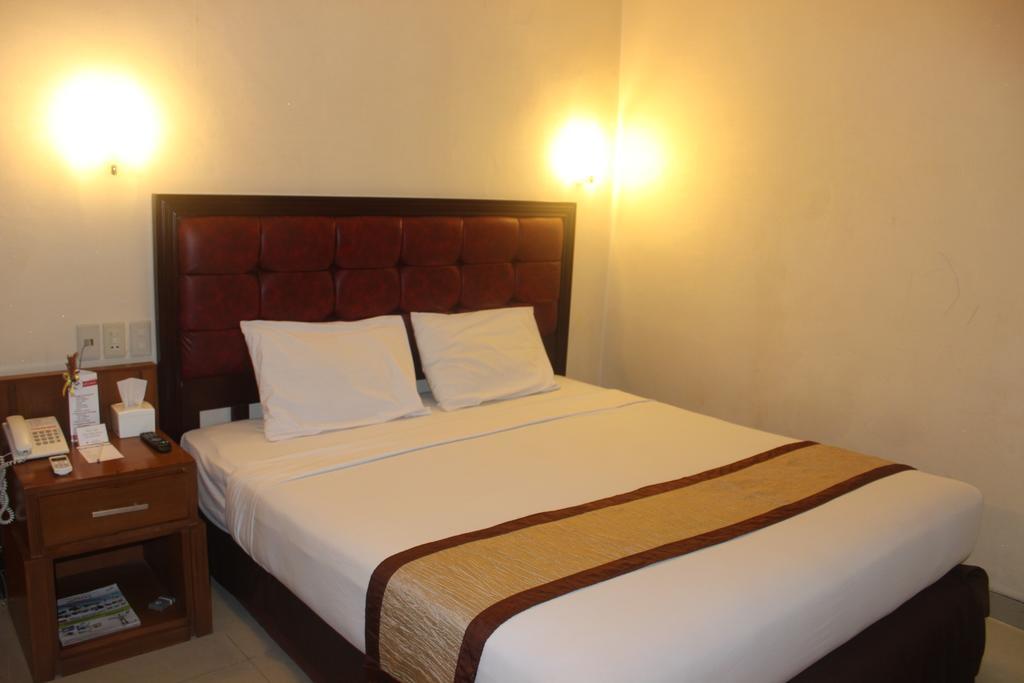 Hotel Yasmin Jayapura Room photo