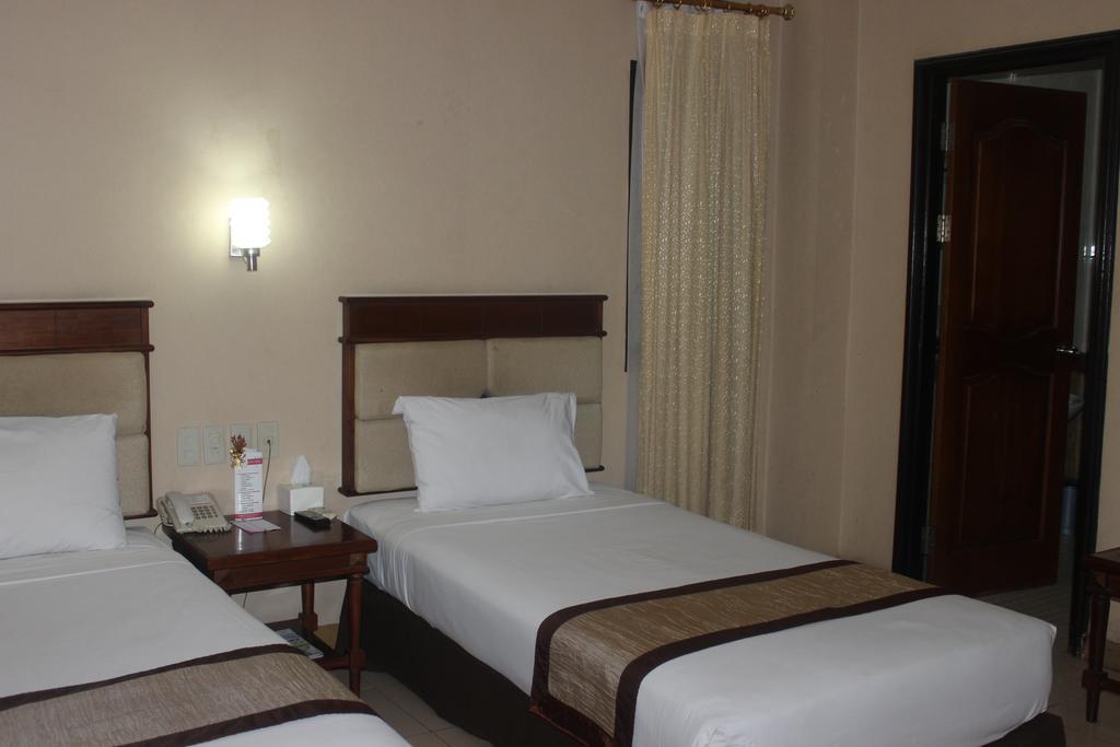 Hotel Yasmin Jayapura Room photo