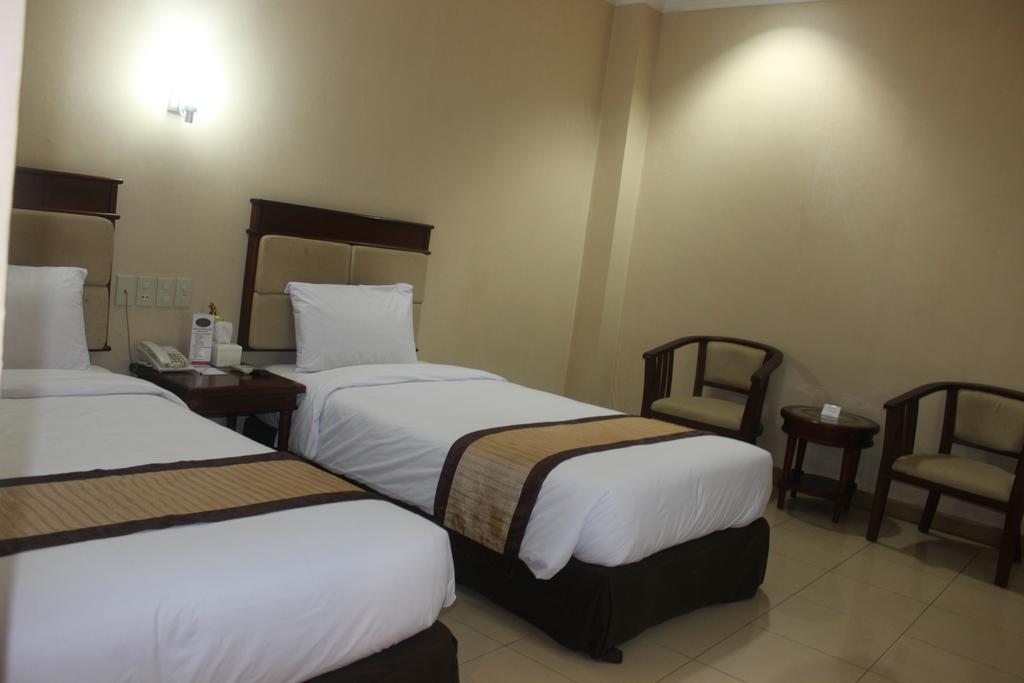 Hotel Yasmin Jayapura Room photo