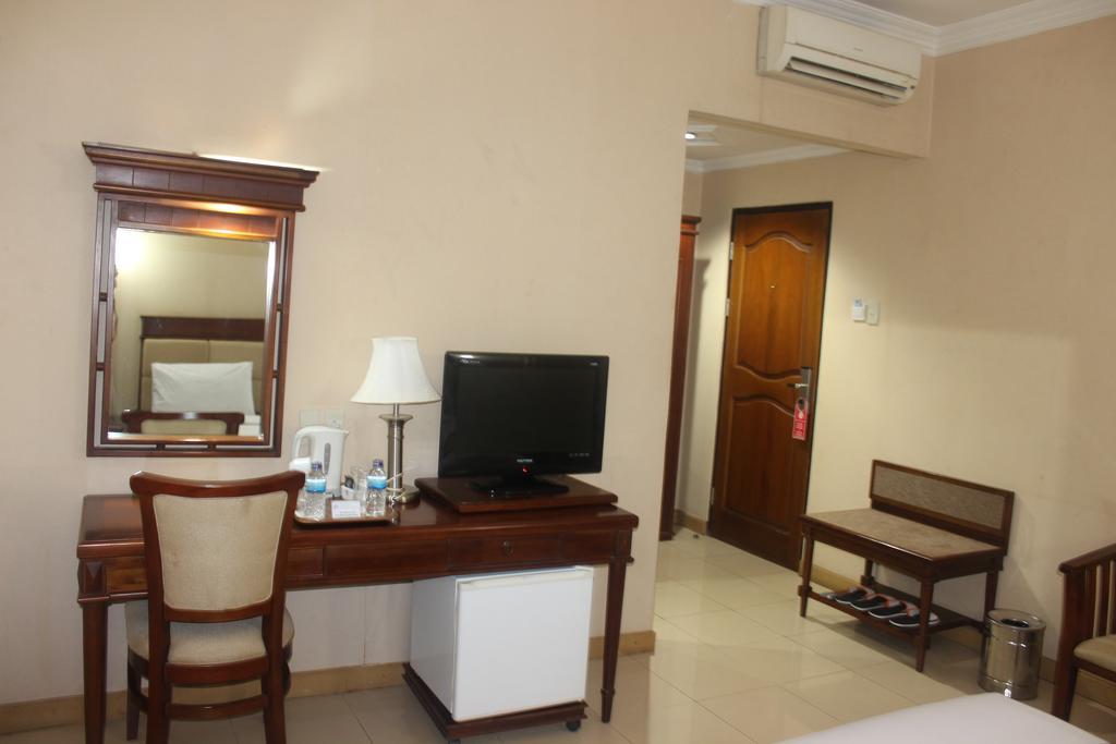 Hotel Yasmin Jayapura Room photo