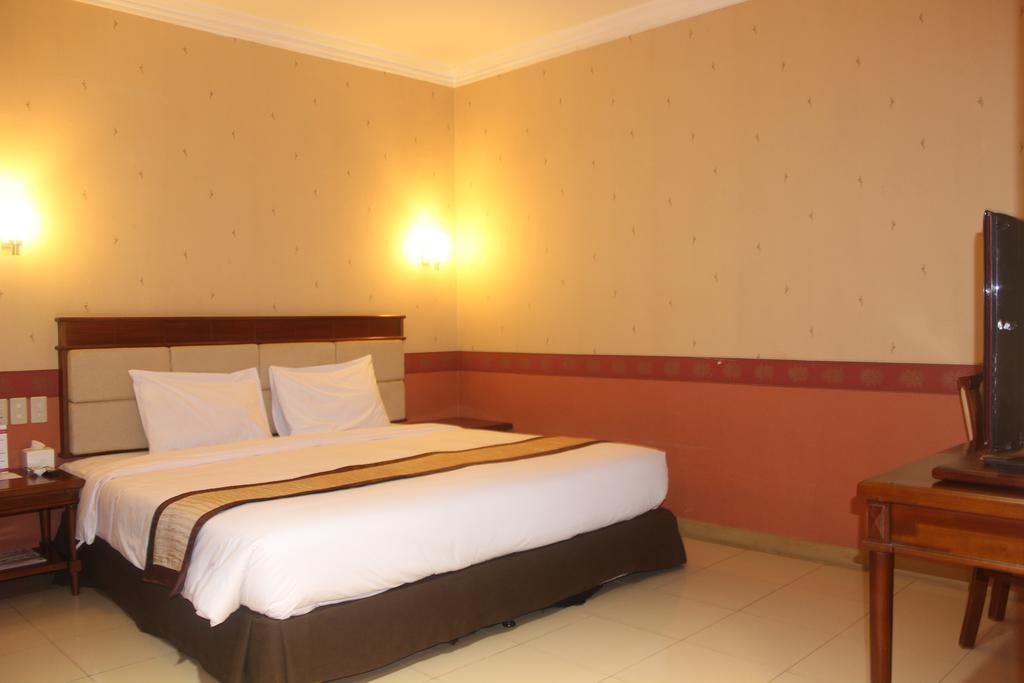 Hotel Yasmin Jayapura Room photo