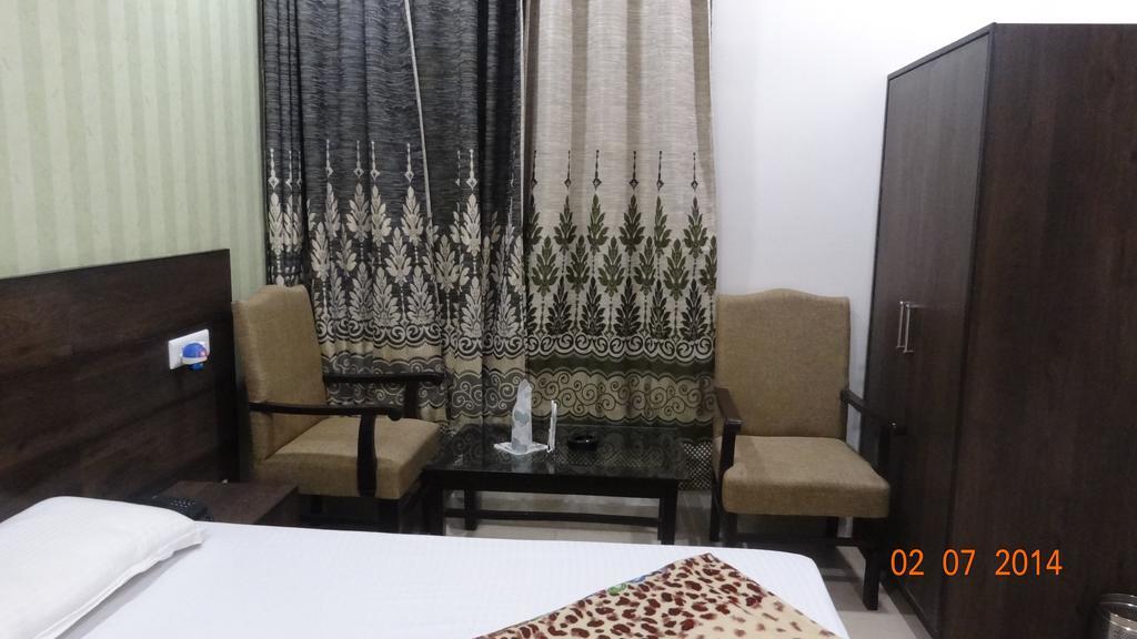 Royal Castle Hotel Chandigarh Room photo