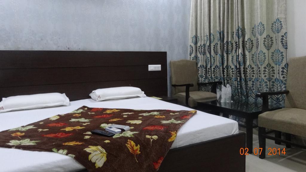 Royal Castle Hotel Chandigarh Room photo