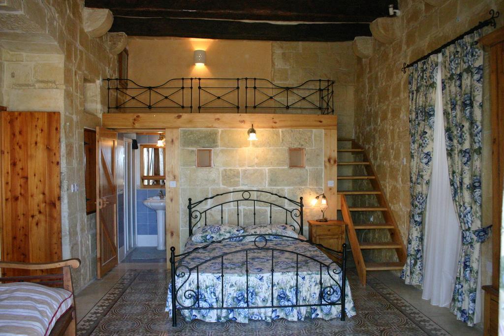 Dar Guzeppa Farmhouse Hotel Xaghra Room photo