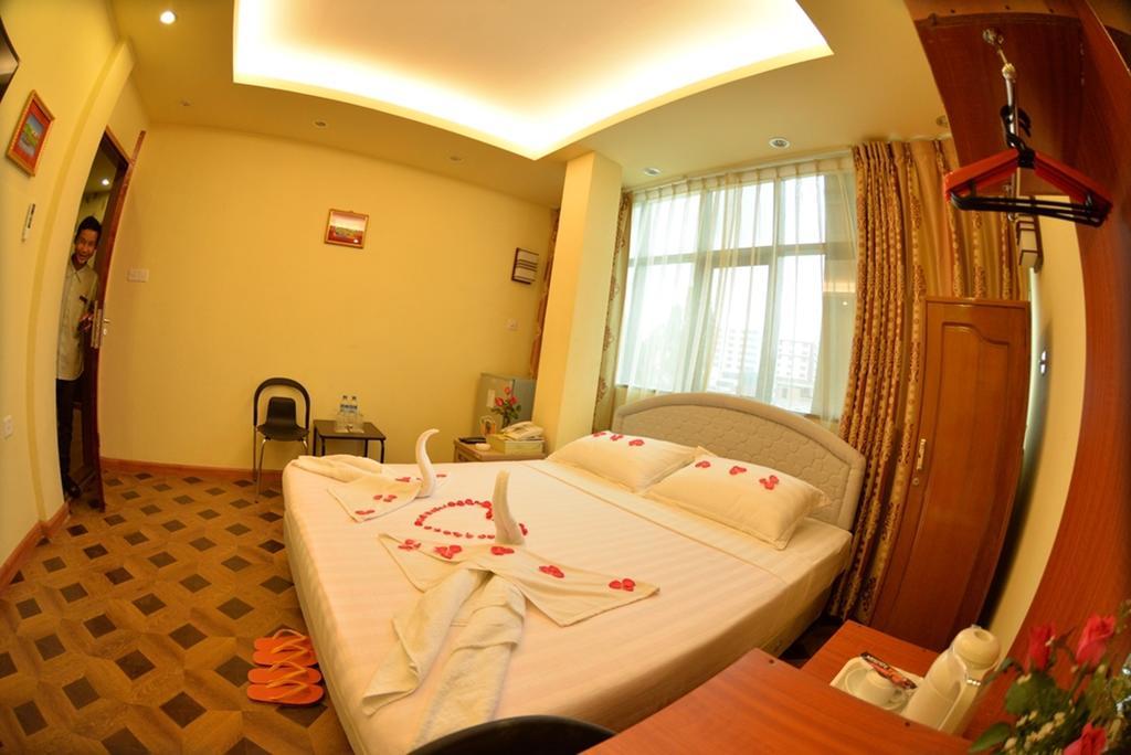 New Golden Forward Hotel Yangon Room photo