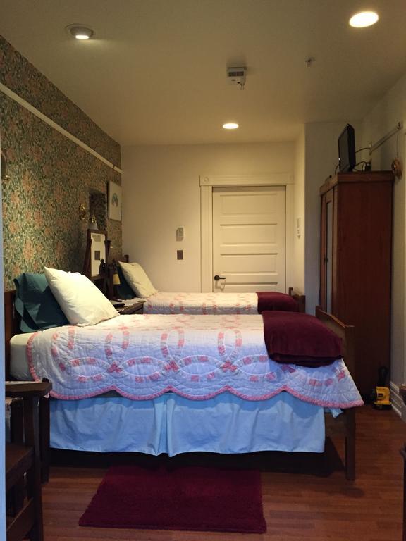 Alaska'S Capital Inn Bed And Breakfast (Adults Only) Juneau Room photo