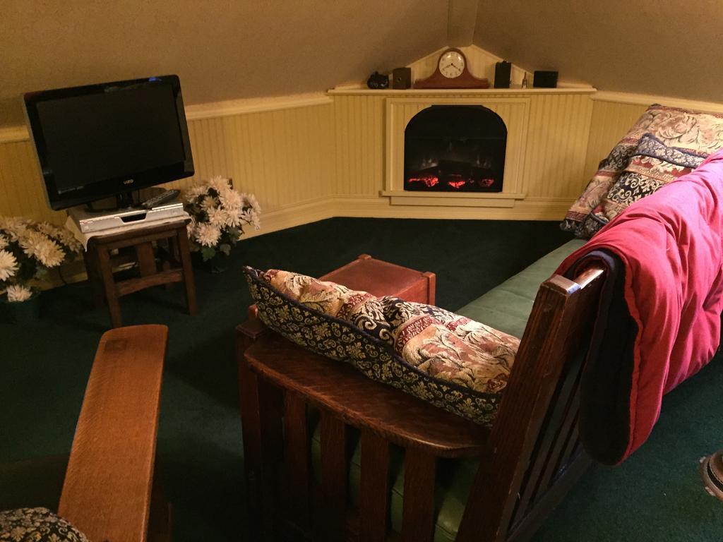 Alaska'S Capital Inn Bed And Breakfast (Adults Only) Juneau Room photo