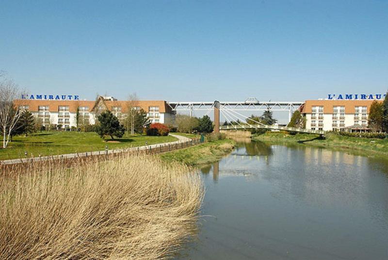 Amiraute Hotel Golf Deauville Exterior photo