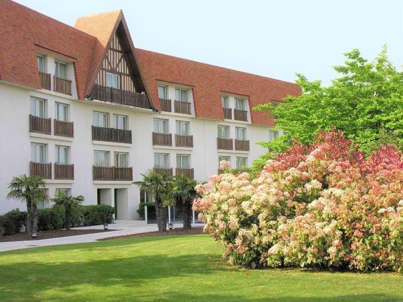 Amiraute Hotel Golf Deauville Exterior photo