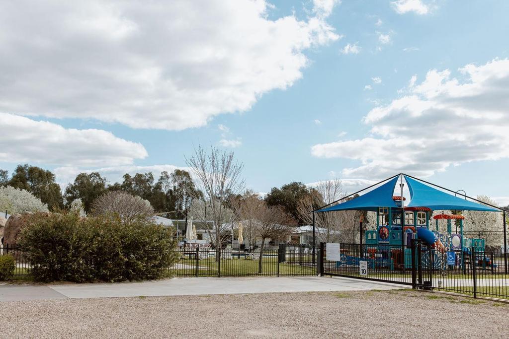 Tindarra Resort Moama Exterior photo