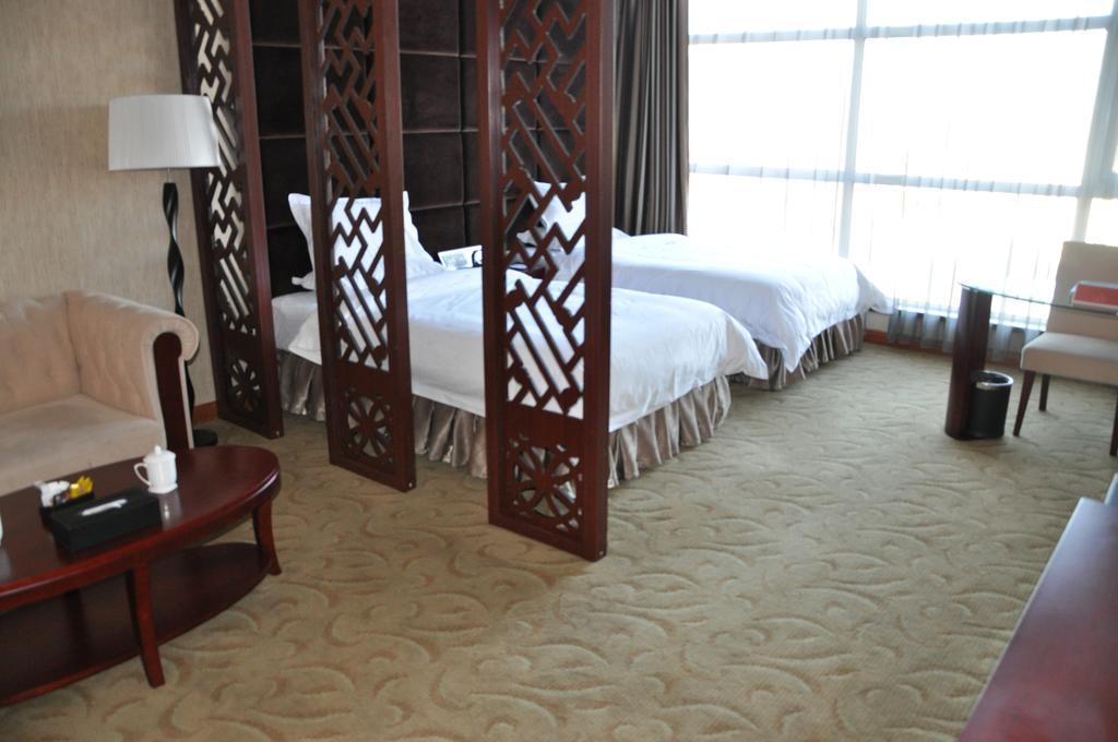 Datong Great Palace Hotel Room photo