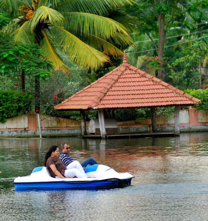 Sterling Lake Palace Alleppey Alappuzha Exterior photo