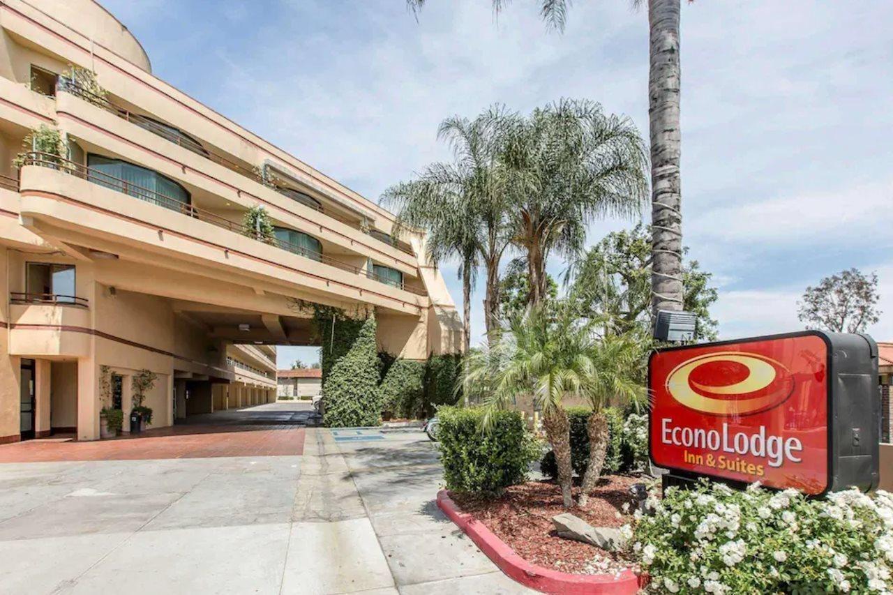 Econo Lodge Inn & Suites Riverside - Corona Exterior photo