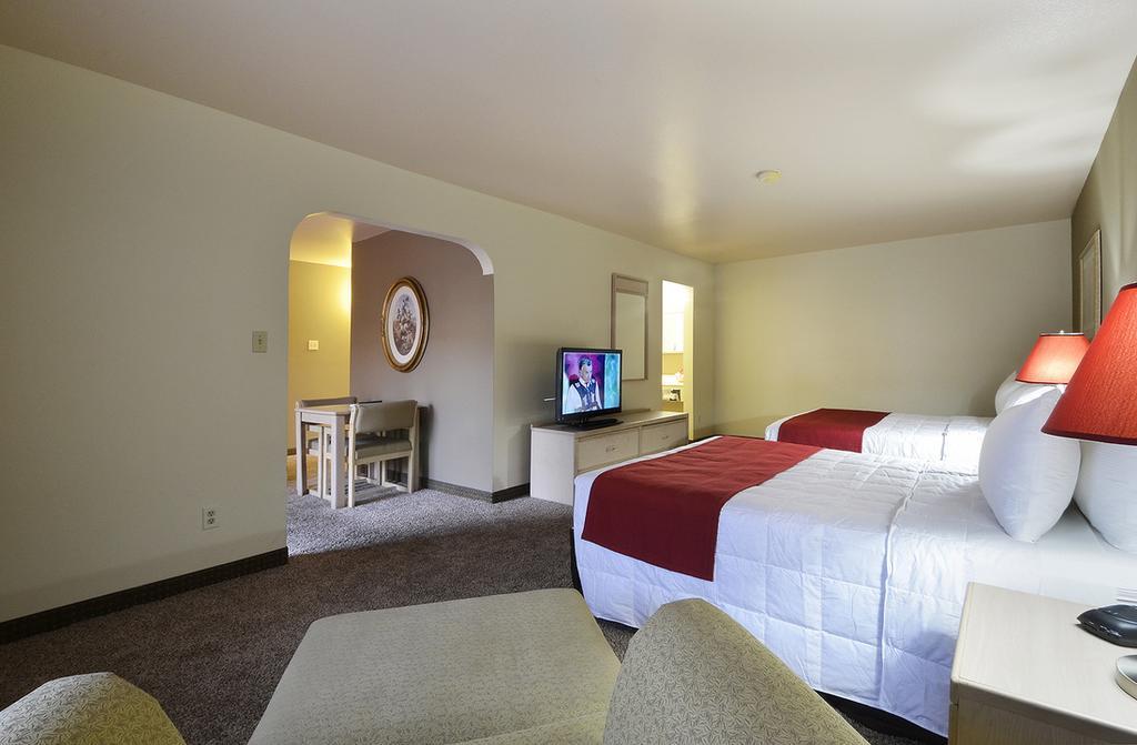 Amco Hotel & Suites- Fort Hood Killeen Room photo