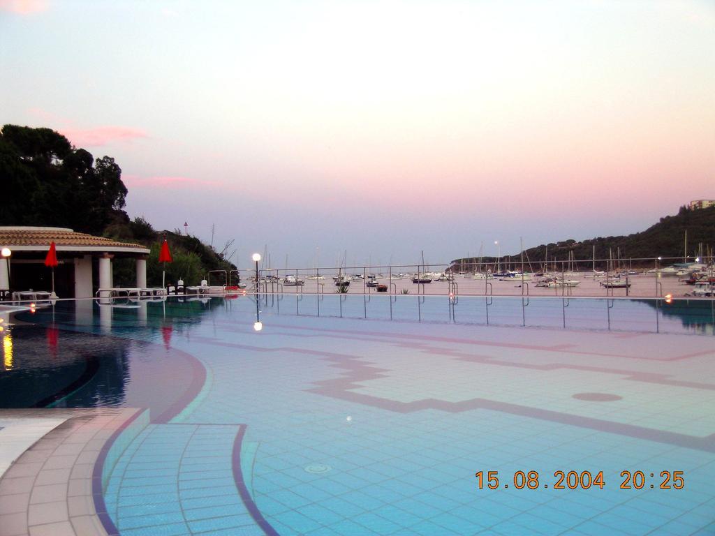 Hotel Cala Di Mola Porto Azzurro Exterior photo