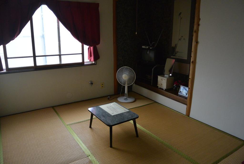 House Yamada Hostel Hakodate Room photo