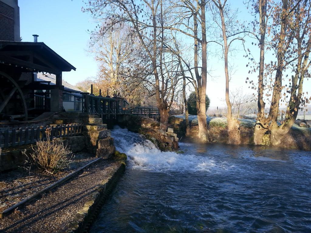 Logis - Hotel & Restaurant Moulin Des Forges Saint-Omer-en-Chaussee Exterior photo