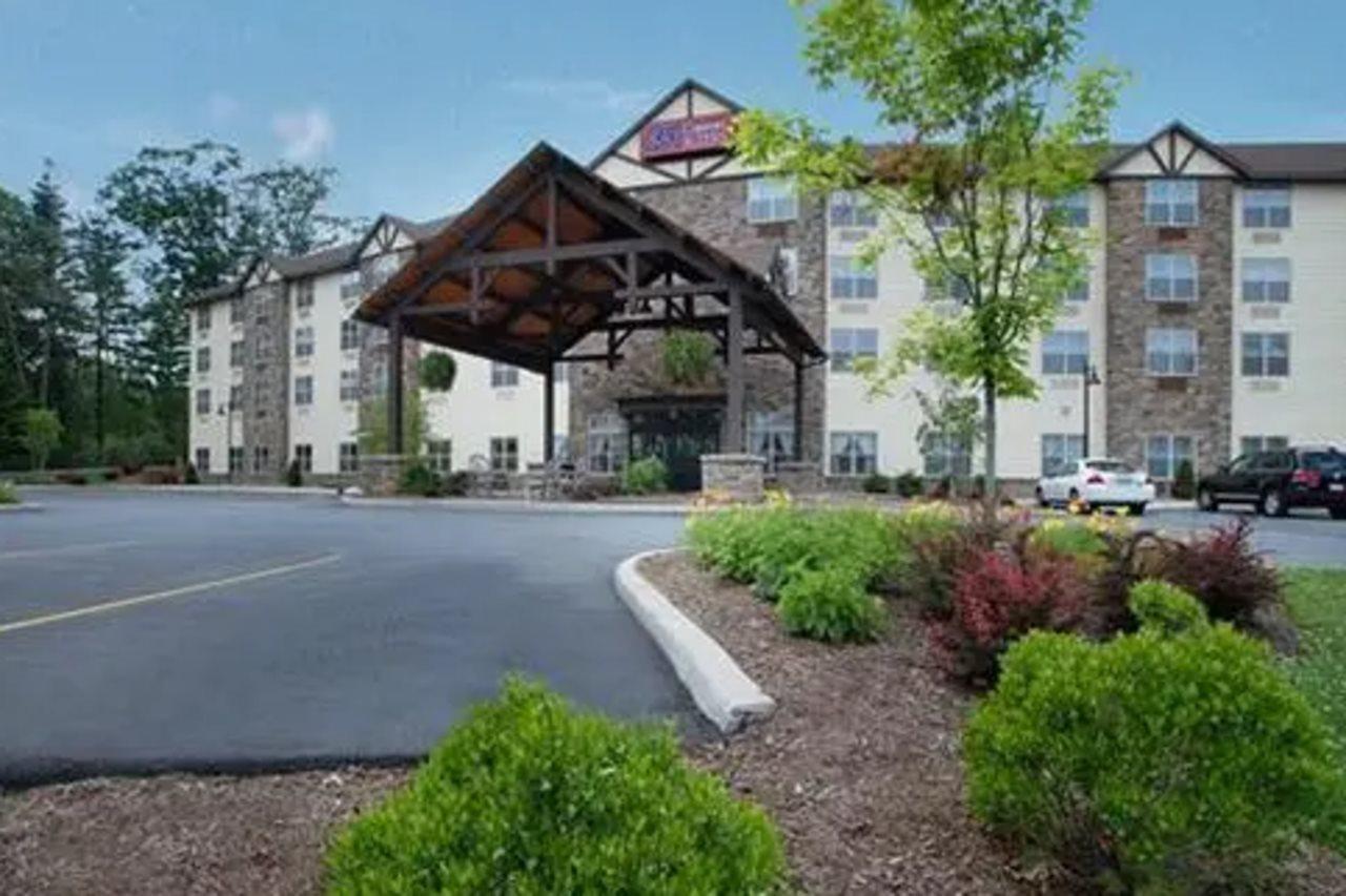 Comfort Suites Lake George - Queensbury Exterior photo