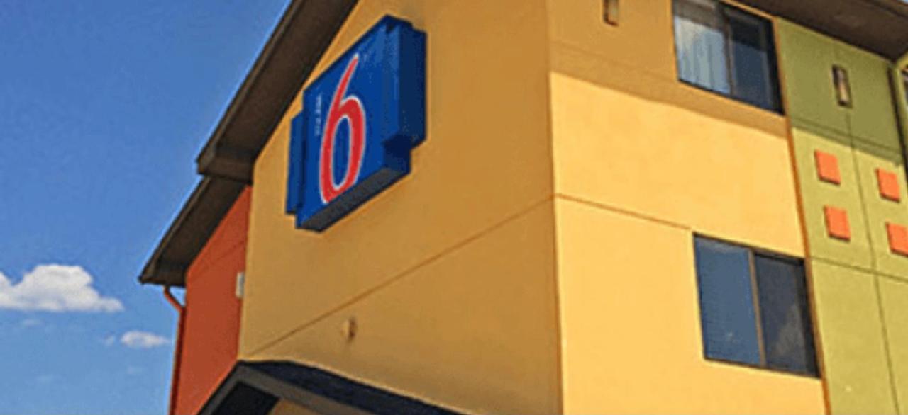Motel 6 - Newest - Ultra Sparkling Approved - Chiropractor Approved Beds - New Elevator - Robotic Massages - New 2023 Amenities - New Rooms - New Flat Screen Tvs - All American Staff - Walk To Longhorn Steakhouse And Ruby Tuesday - Book Today And Sav Kingsland Exterior photo