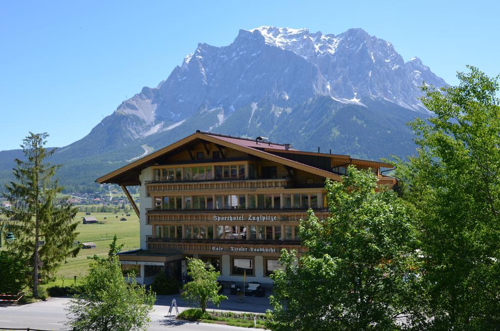 Sporthotel Zugspitze Lermoos Exterior photo