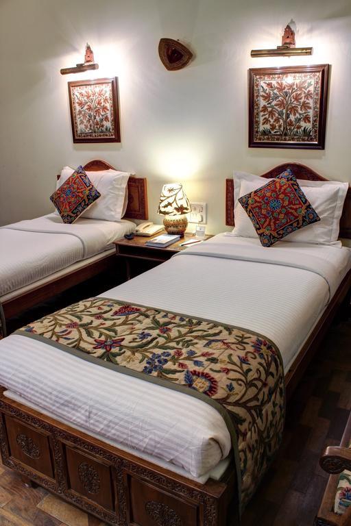 Palace On Ganges - Heritage Hotel Varanasi Room photo
